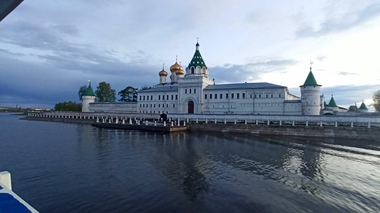 Катаемся по Волге на кораблике)))Но пора возвращаться домой... смотреть онлайн