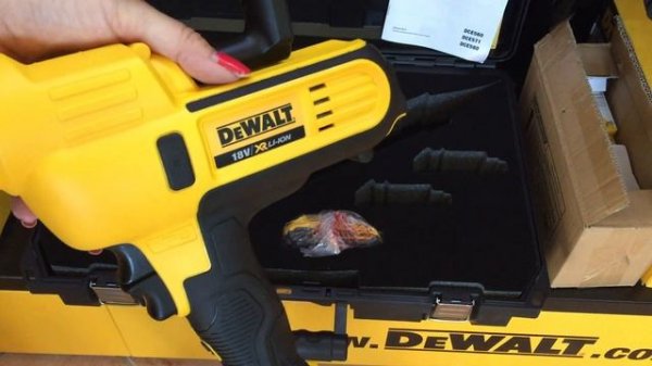 DeWALT DCE 560 - DeWALt Kartuschenpistole - DeWALT Shop Budakeszi