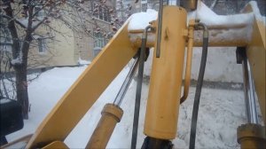 КИТАЙСКИЙ ФРОНТАЛЬНЫЙ ПОГРУЗЧИК LW300F НА УБОРКЕ СНЕГА И ЧИСТКЕ ДВОРОВ/СТОЯНОК