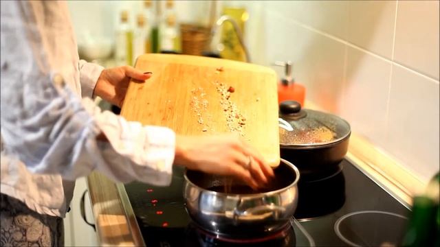 ШОКОЛАДНЫЕ ТРЮФЕЛИ | КЭРОБ | ВЕГЕТАРИАНСКИЕ РЕЦЕПТЫ смотреть онлайн