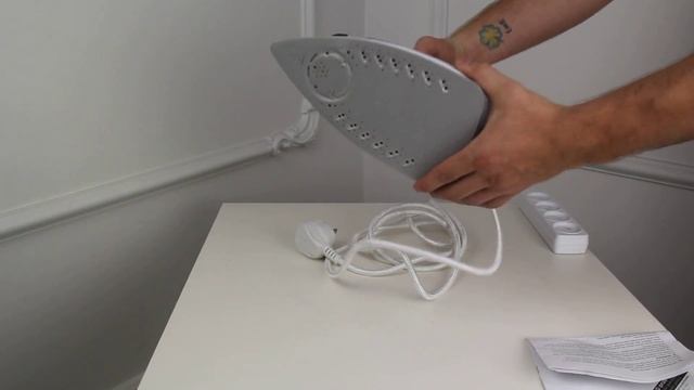 Утюг Russell Hobbs 22050-10 смотреть онлайн