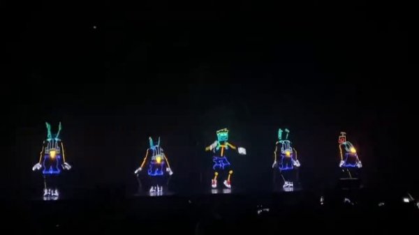 Шоу в светодиодных костюмах// Show in led costumes