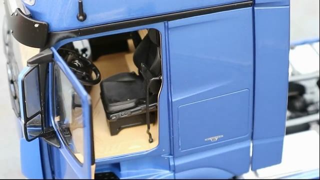 1:18 Mercedes-Benz Actros GigaSpace 4X2 tractor 2016 - NZG [Unboxing] смотреть онлайн