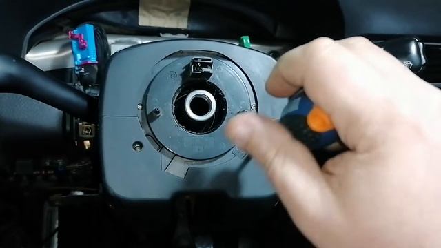 How to remove the steering column trim from an AUDI A6 C5 смотреть онлайн