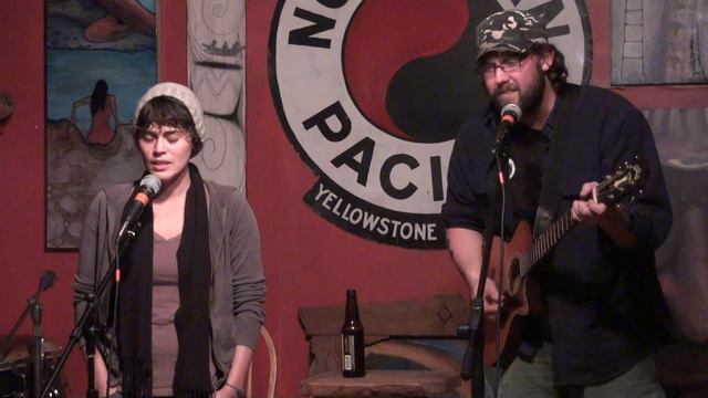 Mike Antone & Camelia Jade sing Blue by Lucinda Williams смотреть онлайн