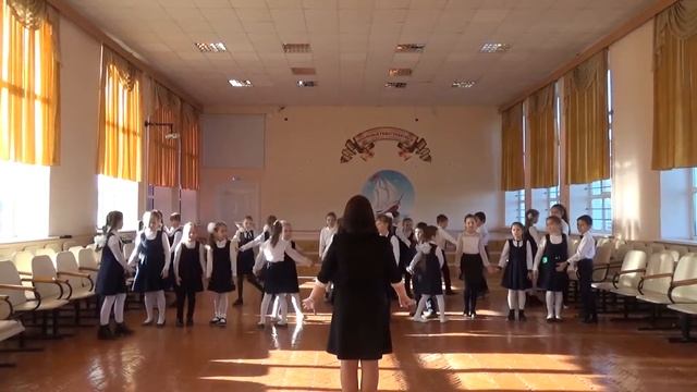 Хор "Радуга" МБОУ СОШ №12" г. Чебоксары. Ю. Антонов "Утренняя песенка2 смотреть онлайн