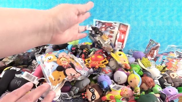 $1000 Blind Bag Figural Keyring Palooza Opening Disney Marvel Princess & More | PSToyReviews смотреть онлайн