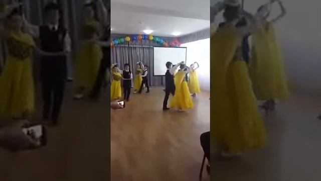 Вальс для любимых учителей на 8 марта ??? смотреть онлайн
