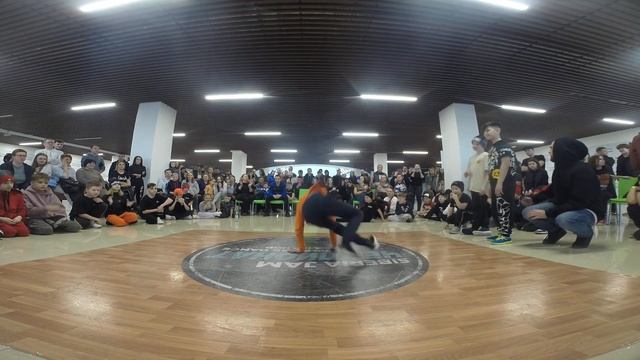 Miron (Нижневартовск) vs ... (Мегион) (1st round) смотреть онлайн