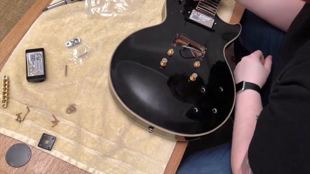 Upgrading Epiphone Les Paul Guitar HumBuckers To ProBucker Pickups смотреть онлайн