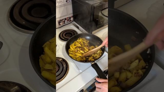 УЖИН СЕМЬИ ГИТЕЛЬМАНОВ ЖАРЕНАЯ КАРТОШКА С ГРИБАМИ НЯМ-НЯМ смотреть онлайн