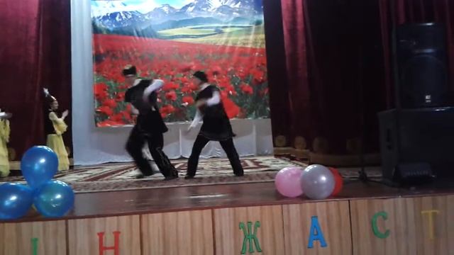 Казахский Танец 9б класса кара жорга)♥ смотреть онлайн