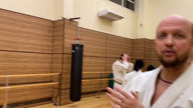 Защита головы 2 vs 1. Тренировка Романа Грузинова. Окинава каратэ смотреть онлайн