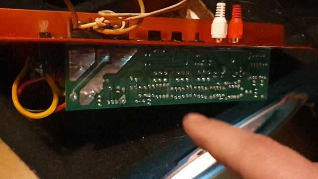 Ремонт активного сабвуфера. Это может каждый! EDGE edb12a 300/900w Усилитель уходит в защиту. смотреть онлайн
