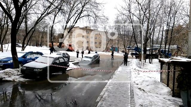 В Жуковском машина провалилась под грунт смотреть онлайн