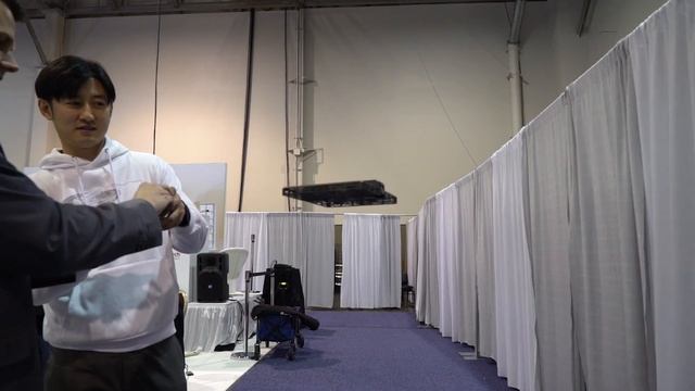 Hover Camera Passport Is More Selfie Shooter Than Drone смотреть онлайн