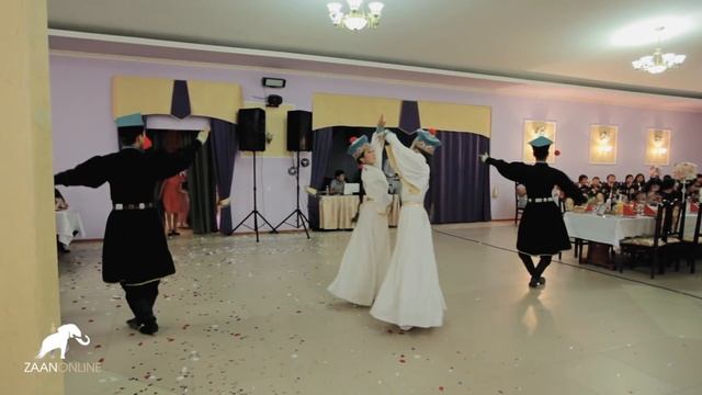 Шарка Барка (Калмыцкая свадьба) - ансамбль "Хадрис" на канале ZaanOnline(кафе Аранзал) Яшкуль смотреть онлайн