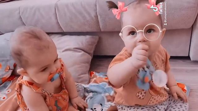 Двойня Девочки смотреть онлайн