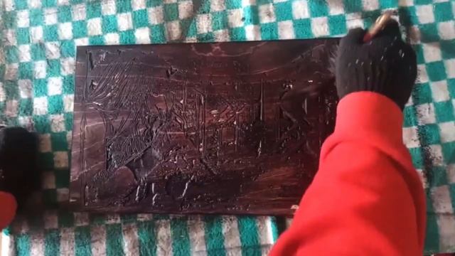 Гравировка по дереву. Снято на телефон. смотреть онлайн