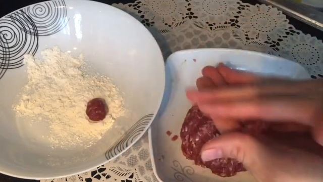 Фрикадельки с овощами под соусом. Турецкая кухня. смотреть онлайн