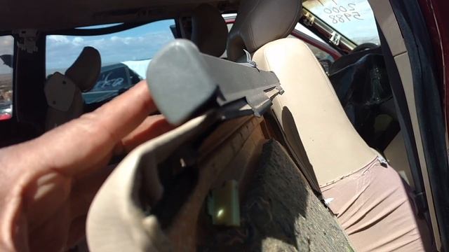 Side window sun shade on the Volvo S70, V70, 850, etc. - VOTD смотреть онлайн