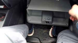 Замена салонного фильтра Suzuki SX4