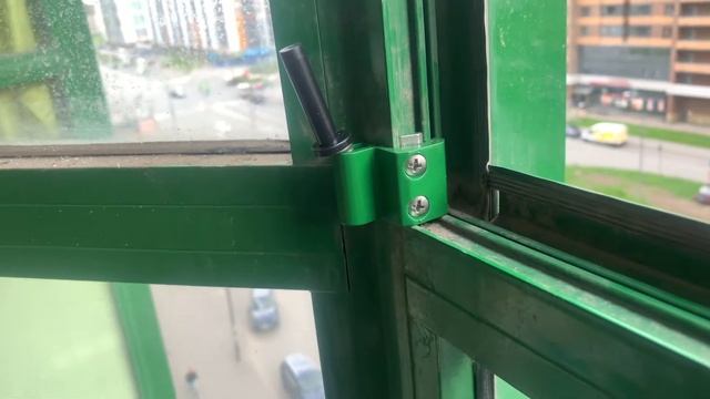 Ремонт окна в ЖК Гренландия. Выпало алюминиевое окно. смотреть онлайн