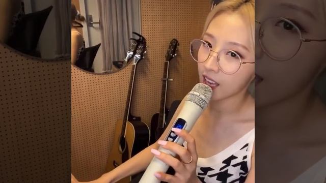 haseul singing loona’s pale blue dot смотреть онлайн