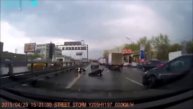 Авто приколы на дорогах юмор,шутки 2016 360p' смотреть онлайн