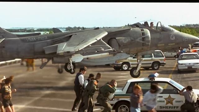 Arnold Schwarzenegger, Tom Arnold, Jamie Lee Curtis, In True Lies-  ,Harrier Scene