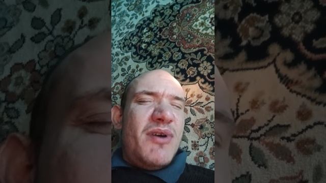 Вот, почему, особенно - в вечернее время стоит избегать незнакомых вам людей, и ничего не давать смотреть онлайн