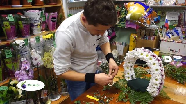 Оригинальная Композиция из Цветов. Как Собрать Корзину с Цветами смотреть онлайн