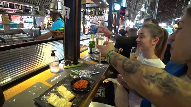 Барселона Рынок Бокерия / La Boqueria / Прекрасный обед за 60евро смотреть онлайн