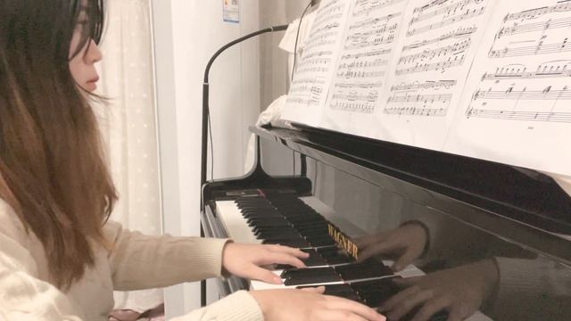 Чайковский Ансамбль скрипачей и фортепиано Соч.42 No.3
Чжоу Імін смотреть онлайн