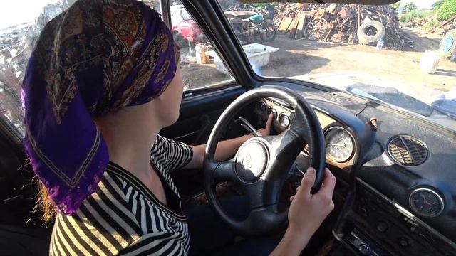 Девушка рассказывает как нужно водить Авто смотреть онлайн