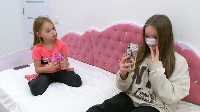 МАРГАРИТА УВЕЛИЧИЛА ГУБЫ!!! Что Случилось с НОСОМ ? Маргарита и Лера смотреть онлайн