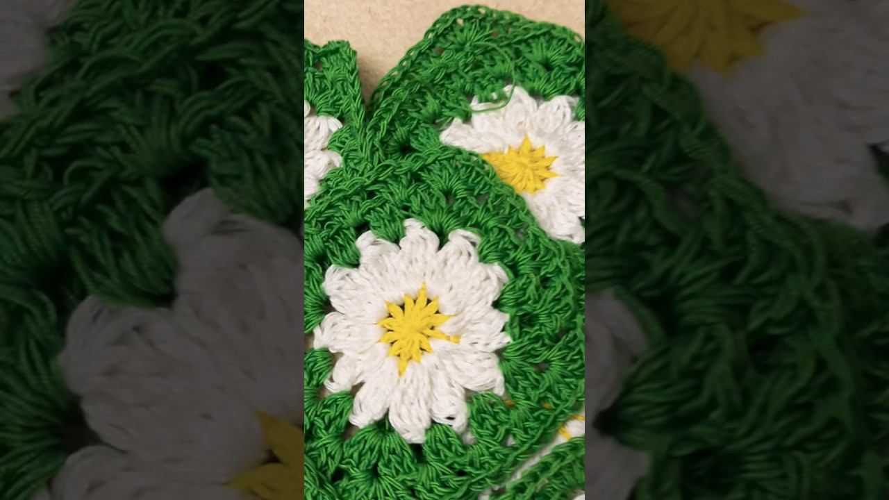 Квадрат ромашка #crochet #вязаныйквадрат #вязаниекрючком #ромашки #бабушкинквадрат смотреть онлайн
