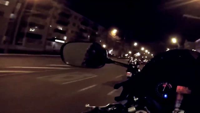 Отжиг на заднем колесе - Suzuki GSXR 600 смотреть онлайн