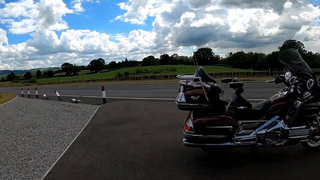 2006 HONDA GL1800 GOLDWING WALKAROUND & TEST RIDE смотреть онлайн