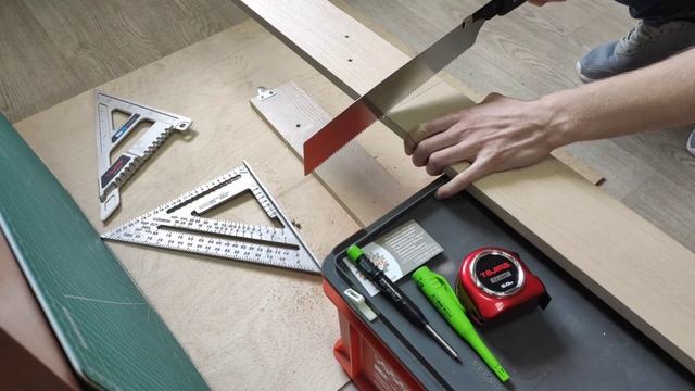рулетка и пила от фирмы таджима tajima, карандаш pica и угольник swanson в совместной работе смотреть онлайн