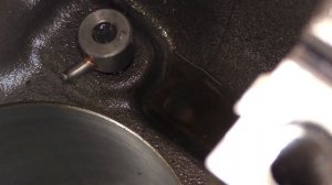 Как правильно снимать масляные форсунки. Мерседес Спринтер 2.2 646 ДВС.