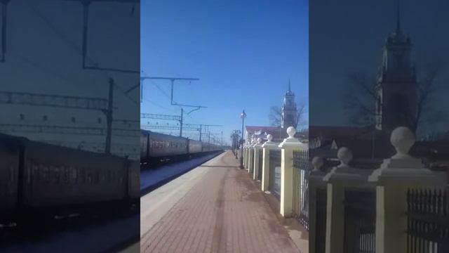 Скорый поезд отправляется со ст. Волховстрой. смотреть онлайн