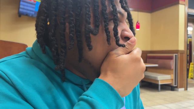 2 Black Guys Try Arby's For The First | Food Review смотреть онлайн