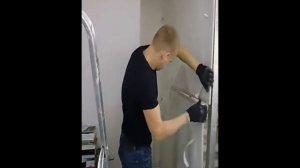 демонтаж стены из гипсокартона+пернос розетки