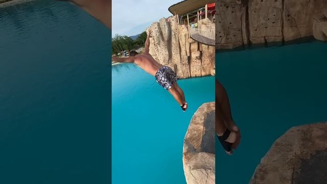 Which one is yours??⬇️ How to jump into the water top-3 ways смотреть онлайн