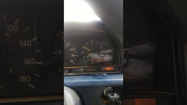 Мерседес 190(201)2.0D смотреть онлайн