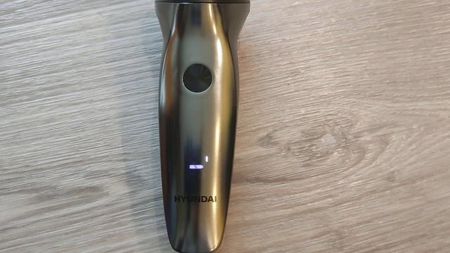 Демонстрация работы функции блокировки электробритвы Hyundai H-SH8099 смотреть онлайн