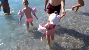 Едем на море. Купаемся,загораем,прыгаем на волнах  Going to the beach  Swimming,sunbathing,jumping