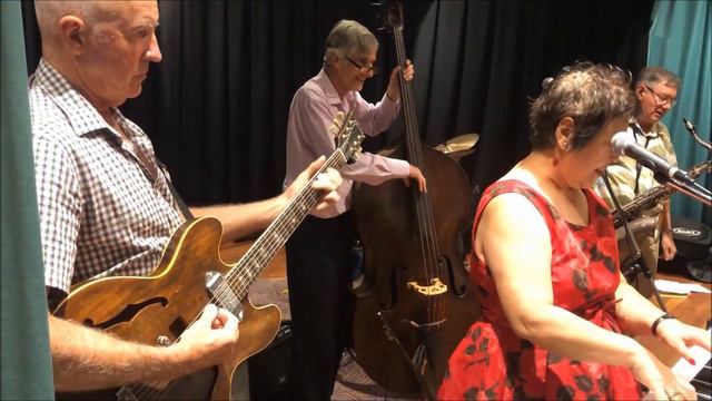 Whatever Lola Wants- John and Yuki Jazz Band смотреть онлайн