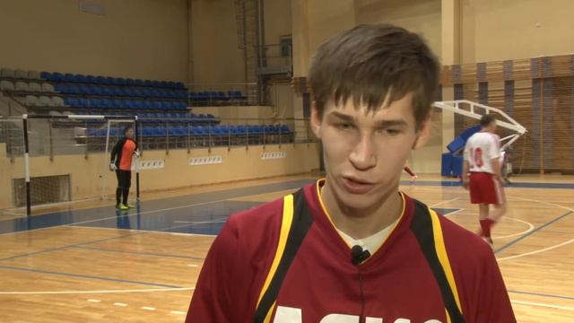 ВятГГУ - "Аякс" - 3:8 (Н. Бушманов:"Нам не хватает пока коллективной игры...") смотреть онлайн